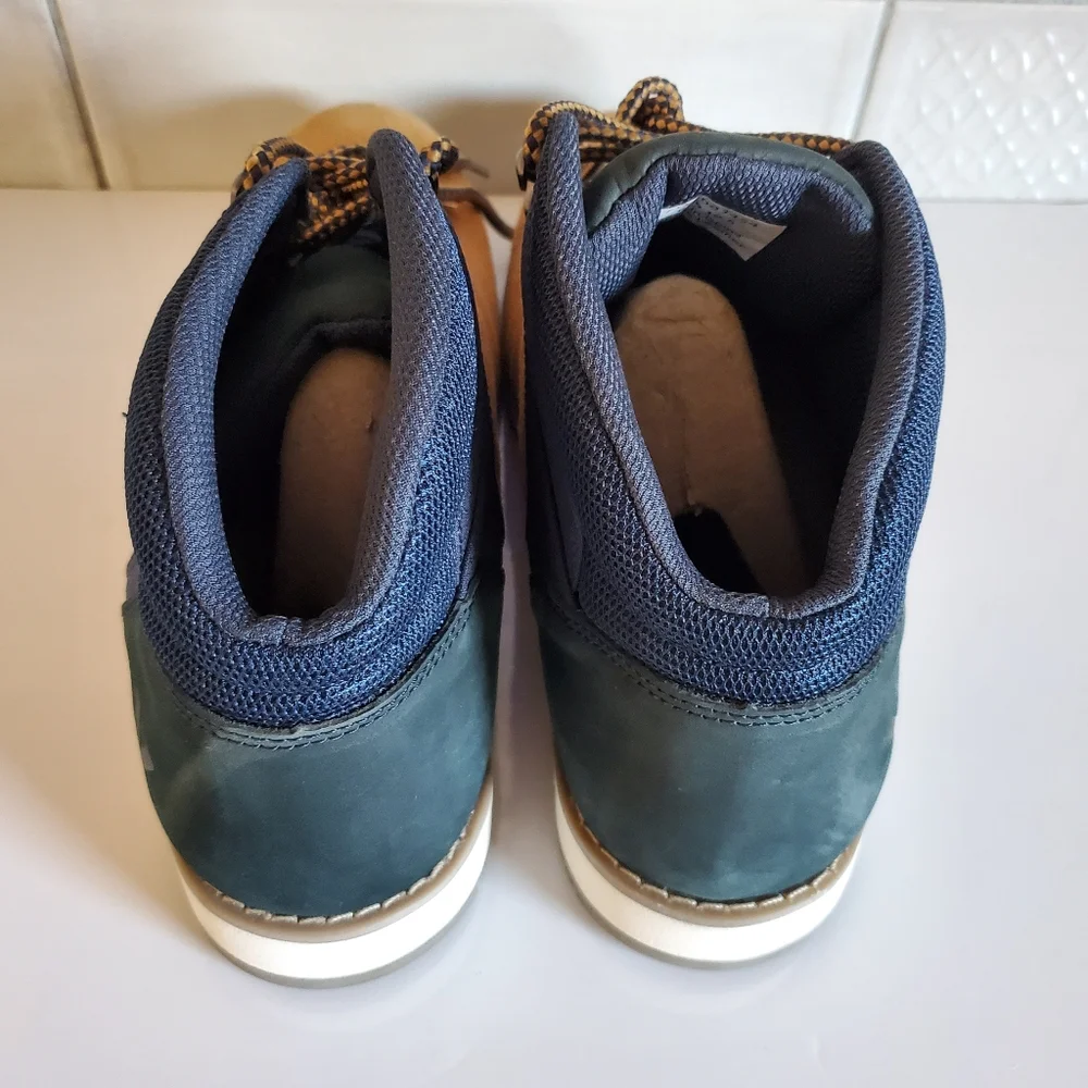 NWT Territory 10.5 Gorpcore Hiking Sport Boulder Flat Heel Lace-Up Leather Boots